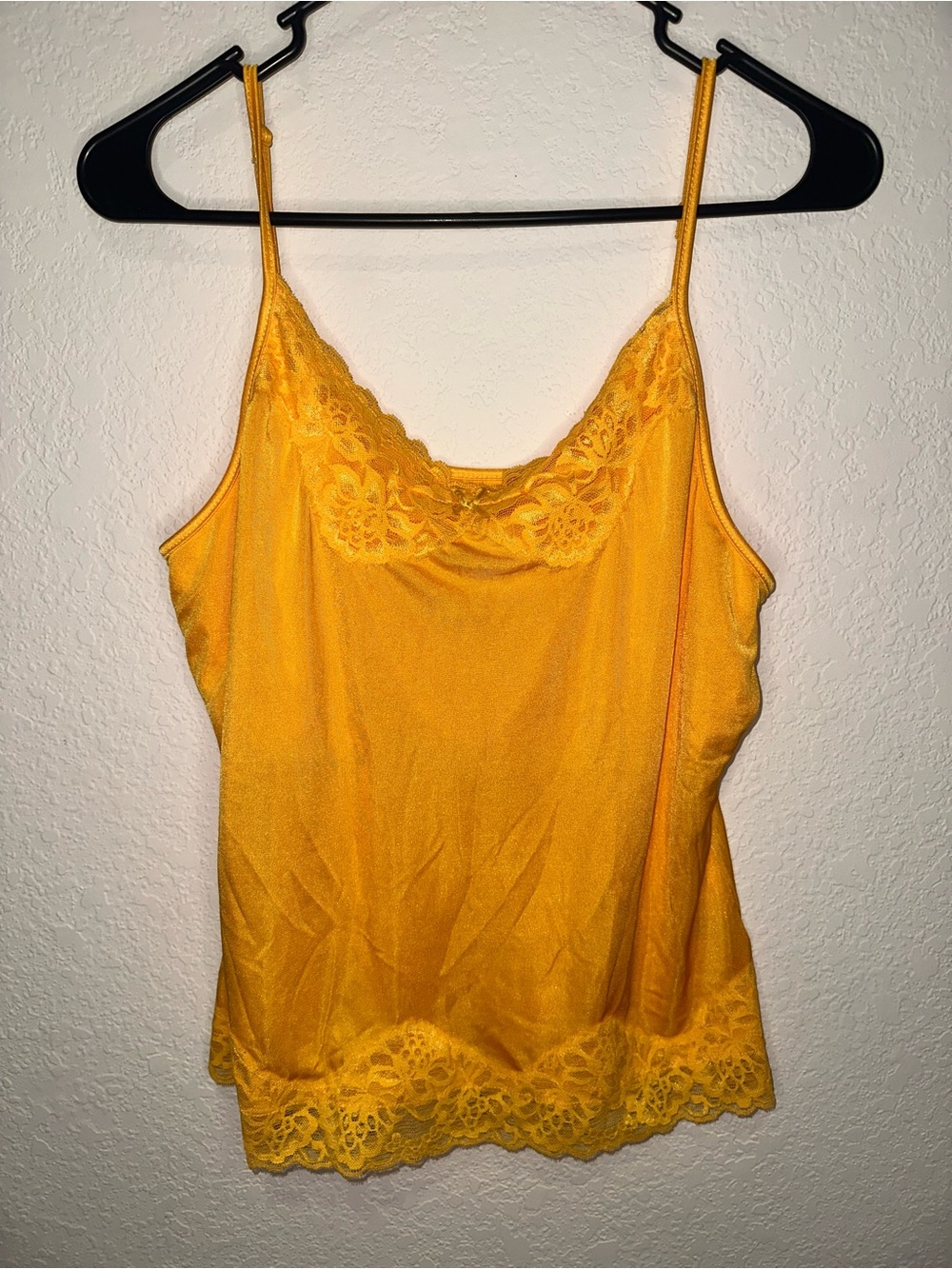 Forenza Size: L Women’s Yellow/orange Lace-Trim Camisole w/ built in bra